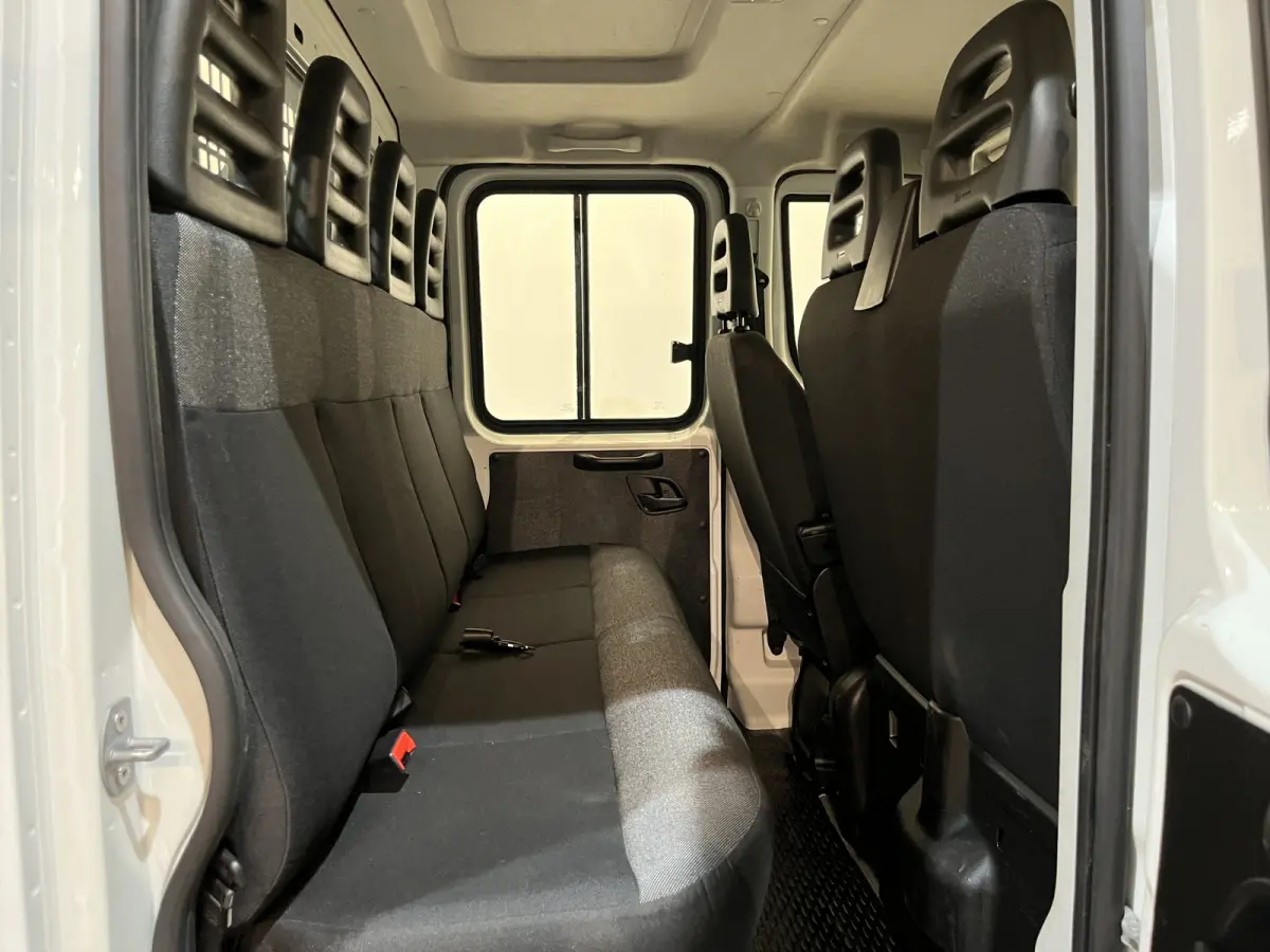 35S16 2.3 375 DC 7 pers. Open Laadbak / Euro 6 / Trekhaak 3.500 KG / Airco / Cruise Control / 32.300 KM !!
