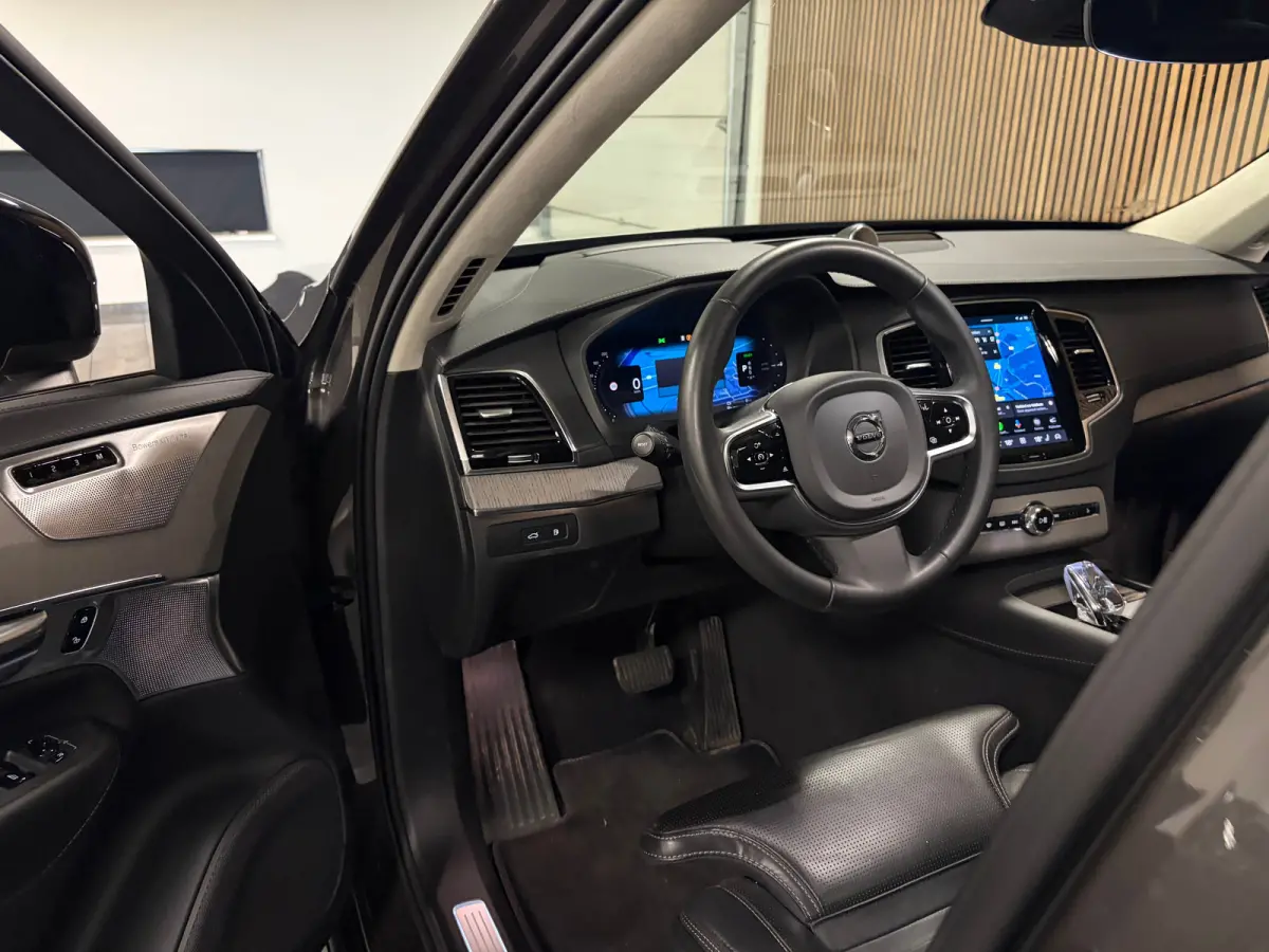 T8 AWD Recharge Ultra Dark | Vol! | Bowers & Wilkins | Luchtvering | Stoelventilatie | Trekhaak | 360 Camera | Head-Up Display | Stoelmassage | 455pk | Adaptieve Cruise Control | Stoelverwar