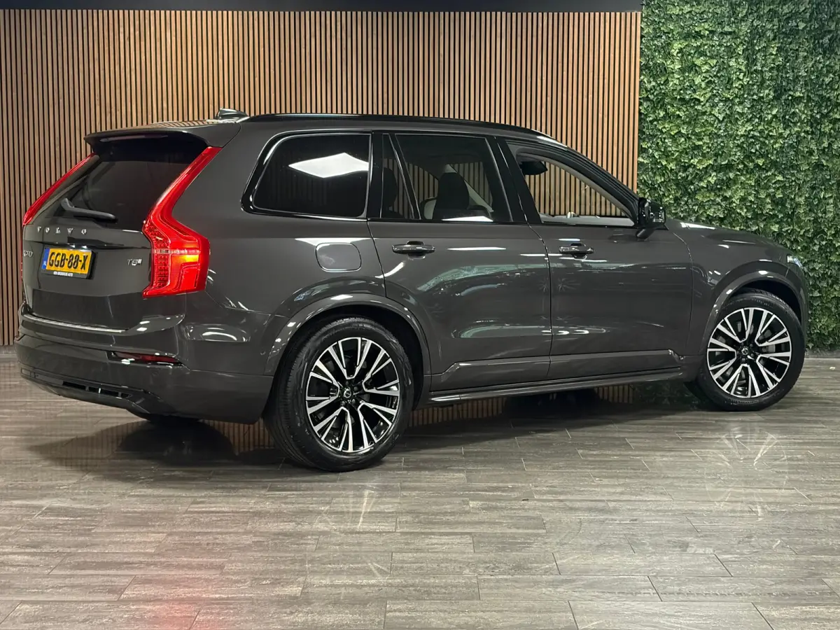 T8 AWD Recharge Ultra Dark | Vol! | Bowers & Wilkins | Luchtvering | Stoelventilatie | Trekhaak | 360 Camera | Head-Up Display | Stoelmassage | 455pk | Adaptieve Cruise Control | Stoelverwar