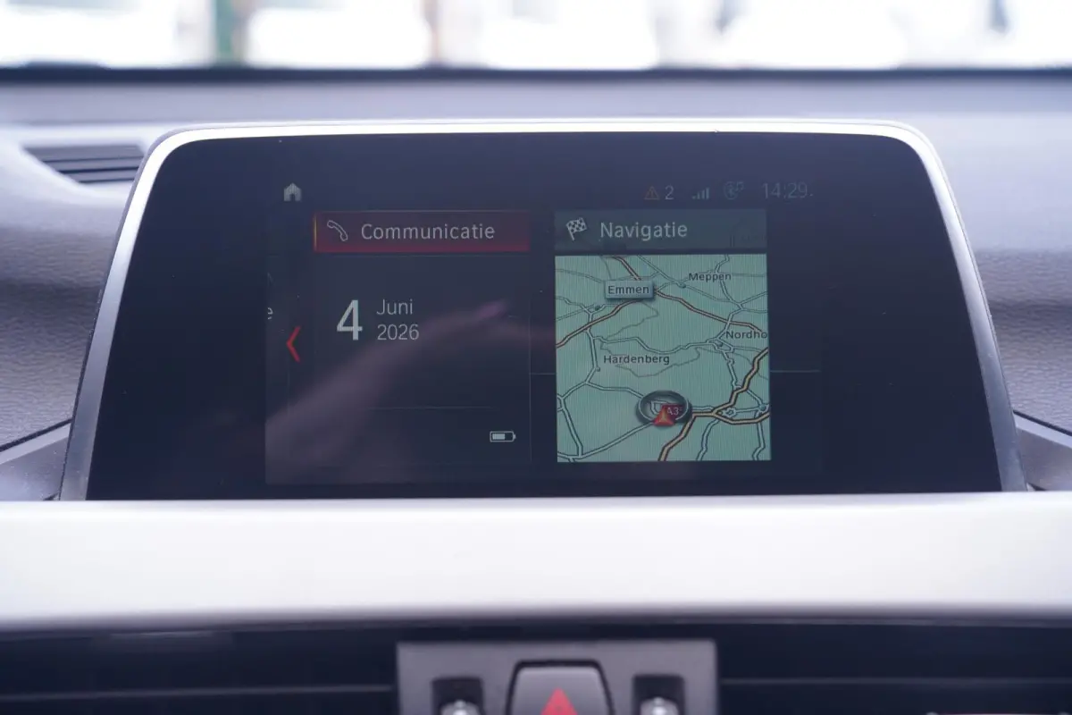 sDrive18i Advantage Navi Sportstoelen Clima Stoelverwarming PDC v+a 19 Inch velgen