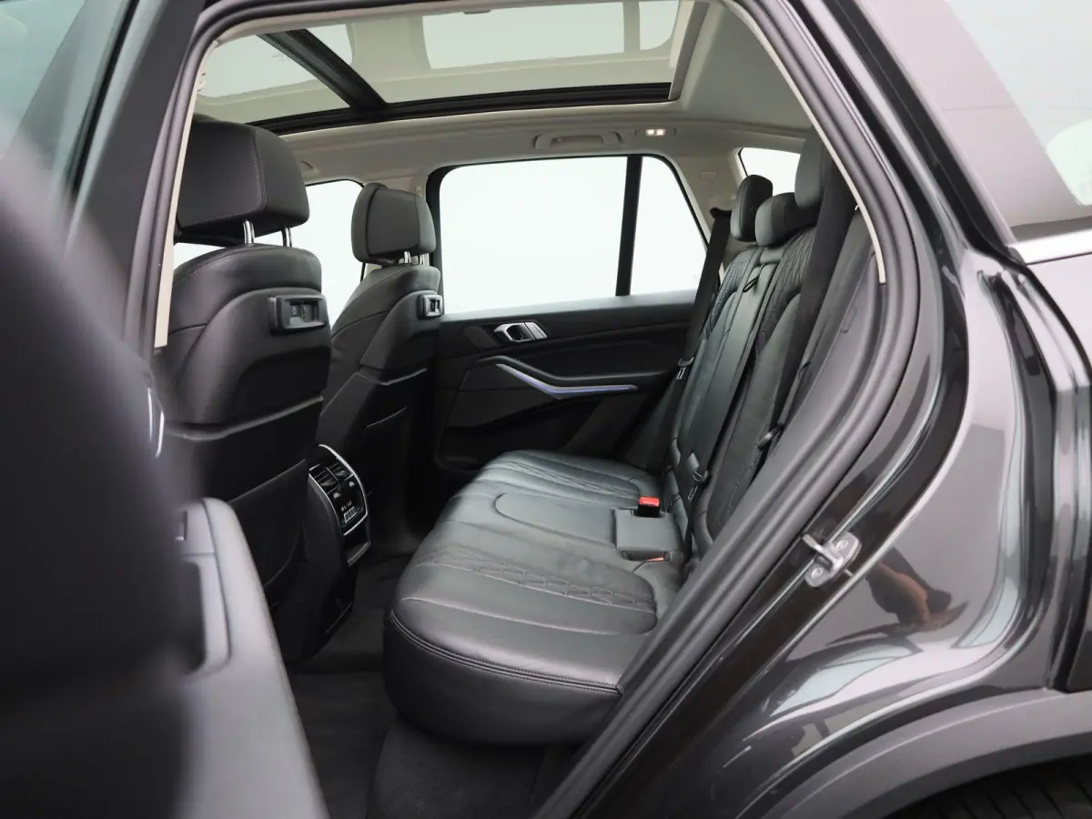 xDrive45e High Executive | PANO-SCHUIFDAK | HEAD-UP | HARMAN-KARDON | LEER | 360 CAMERA | STOELVERWARMING