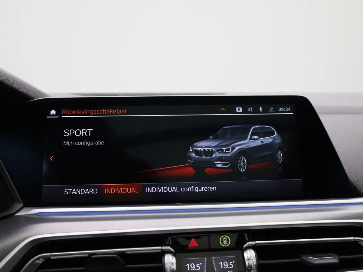 xDrive45e High Executive | PANO-SCHUIFDAK | HEAD-UP | HARMAN-KARDON | LEER | 360 CAMERA | STOELVERWARMING