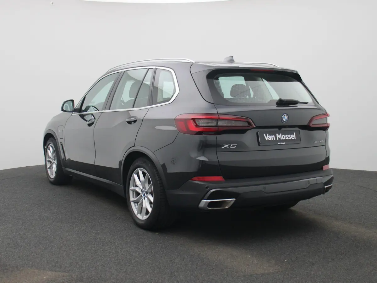 xDrive45e High Executive | PANO-SCHUIFDAK | HEAD-UP | HARMAN-KARDON | LEER | 360 CAMERA | STOELVERWARMING