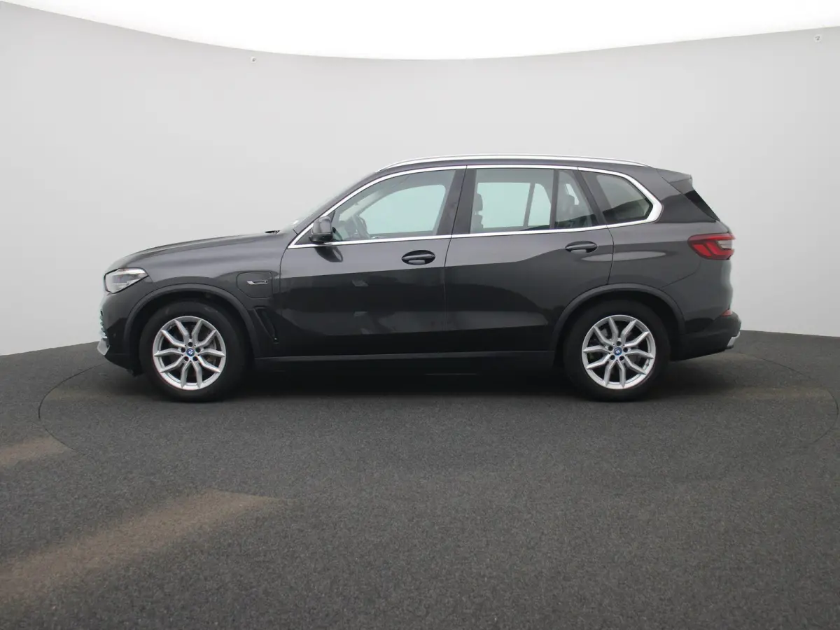 xDrive45e High Executive | PANO-SCHUIFDAK | HEAD-UP | HARMAN-KARDON | LEER | 360 CAMERA | STOELVERWARMING