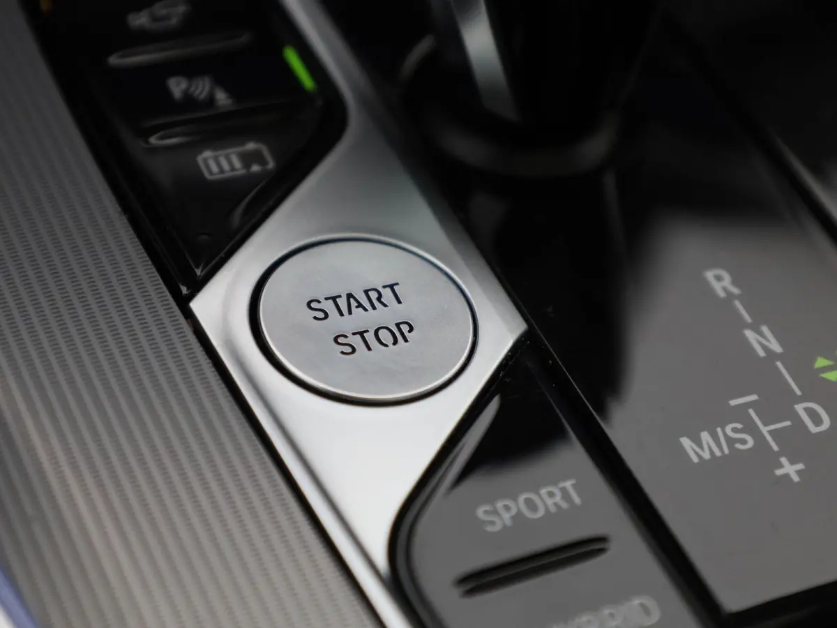 xDrive45e High Executive | PANO-SCHUIFDAK | HEAD-UP | HARMAN-KARDON | LEER | 360 CAMERA | STOELVERWARMING