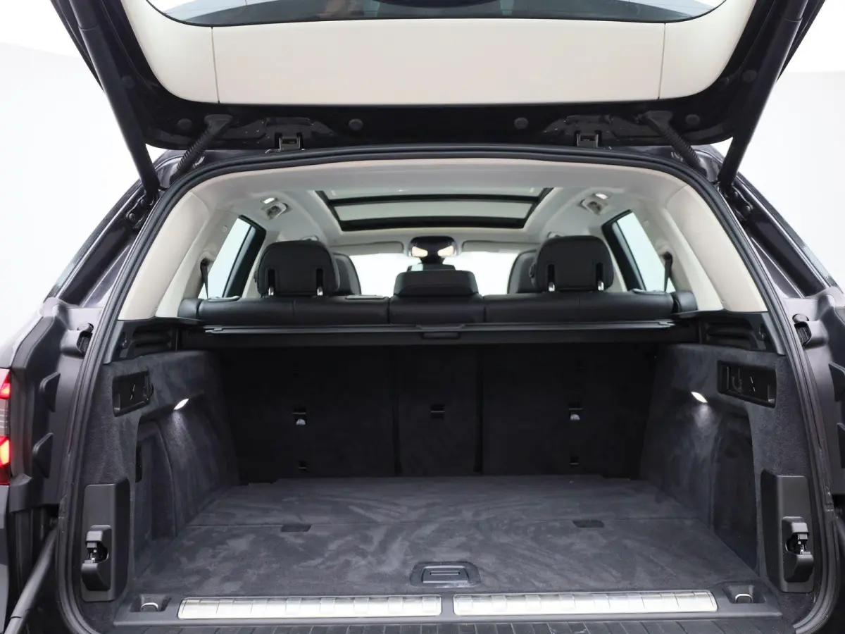 xDrive45e High Executive | PANO-SCHUIFDAK | HEAD-UP | HARMAN-KARDON | LEER | 360 CAMERA | STOELVERWARMING