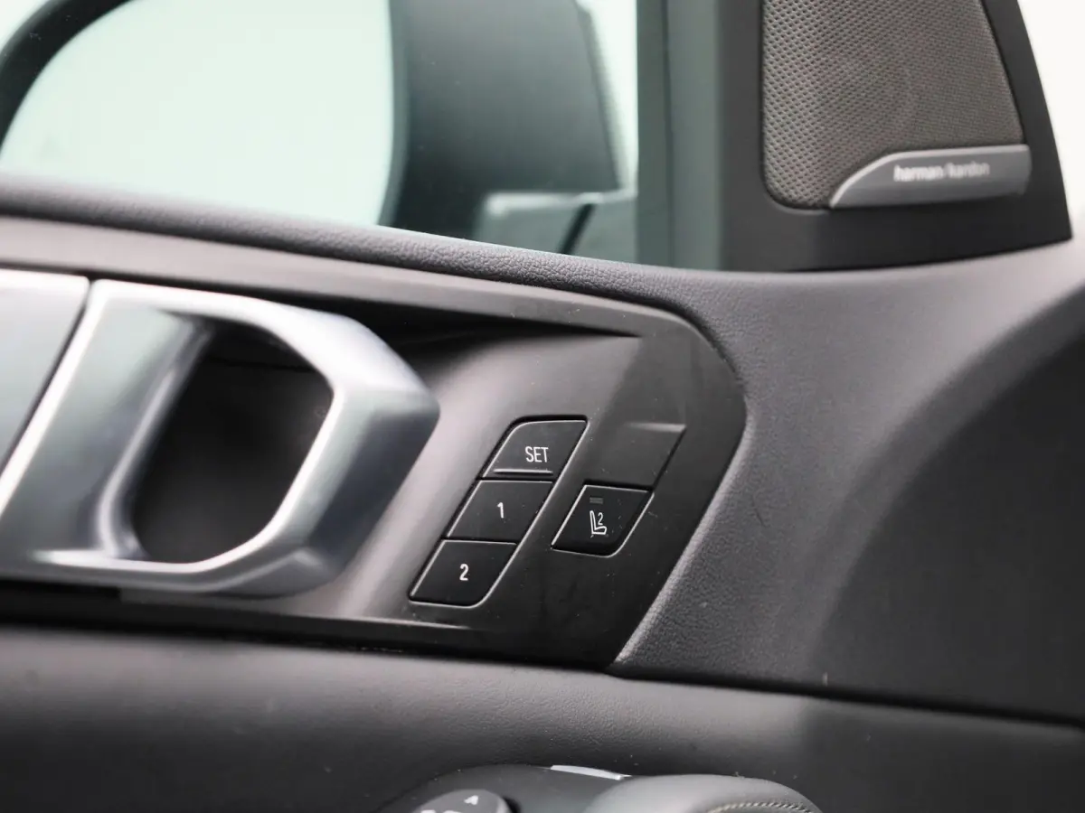 xDrive45e High Executive | PANO-SCHUIFDAK | HEAD-UP | HARMAN-KARDON | LEER | 360 CAMERA | STOELVERWARMING