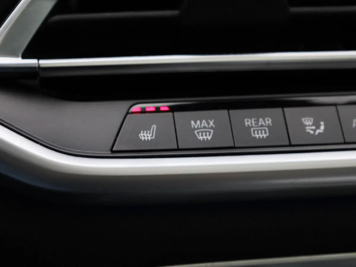 xDrive45e High Executive | PANO-SCHUIFDAK | HEAD-UP | HARMAN-KARDON | LEER | 360 CAMERA | STOELVERWARMING