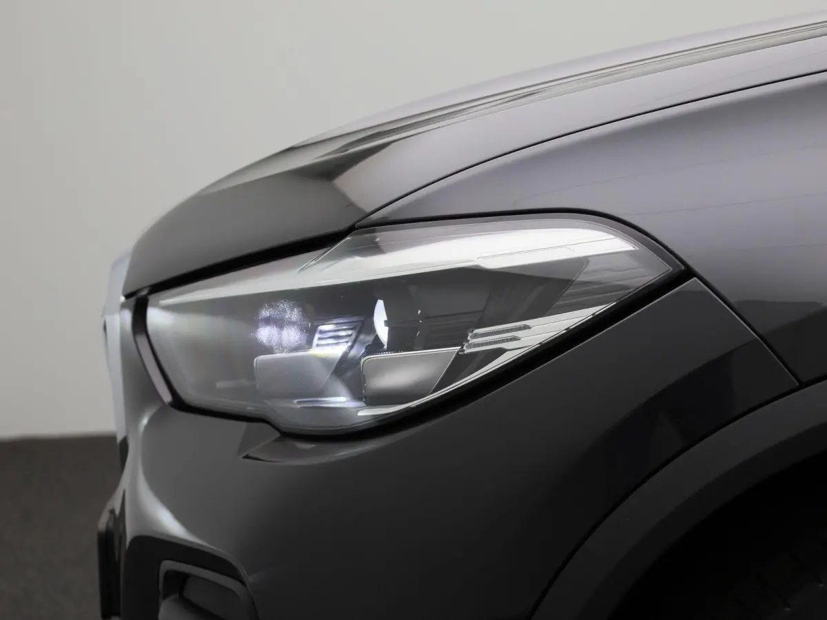 xDrive45e High Executive | PANO-SCHUIFDAK | HEAD-UP | HARMAN-KARDON | LEER | 360 CAMERA | STOELVERWARMING