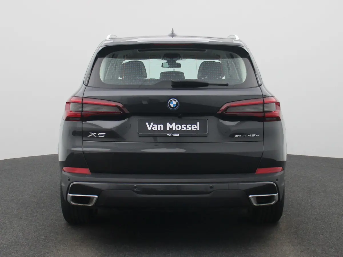 xDrive45e High Executive | PANO-SCHUIFDAK | HEAD-UP | HARMAN-KARDON | LEER | 360 CAMERA | STOELVERWARMING