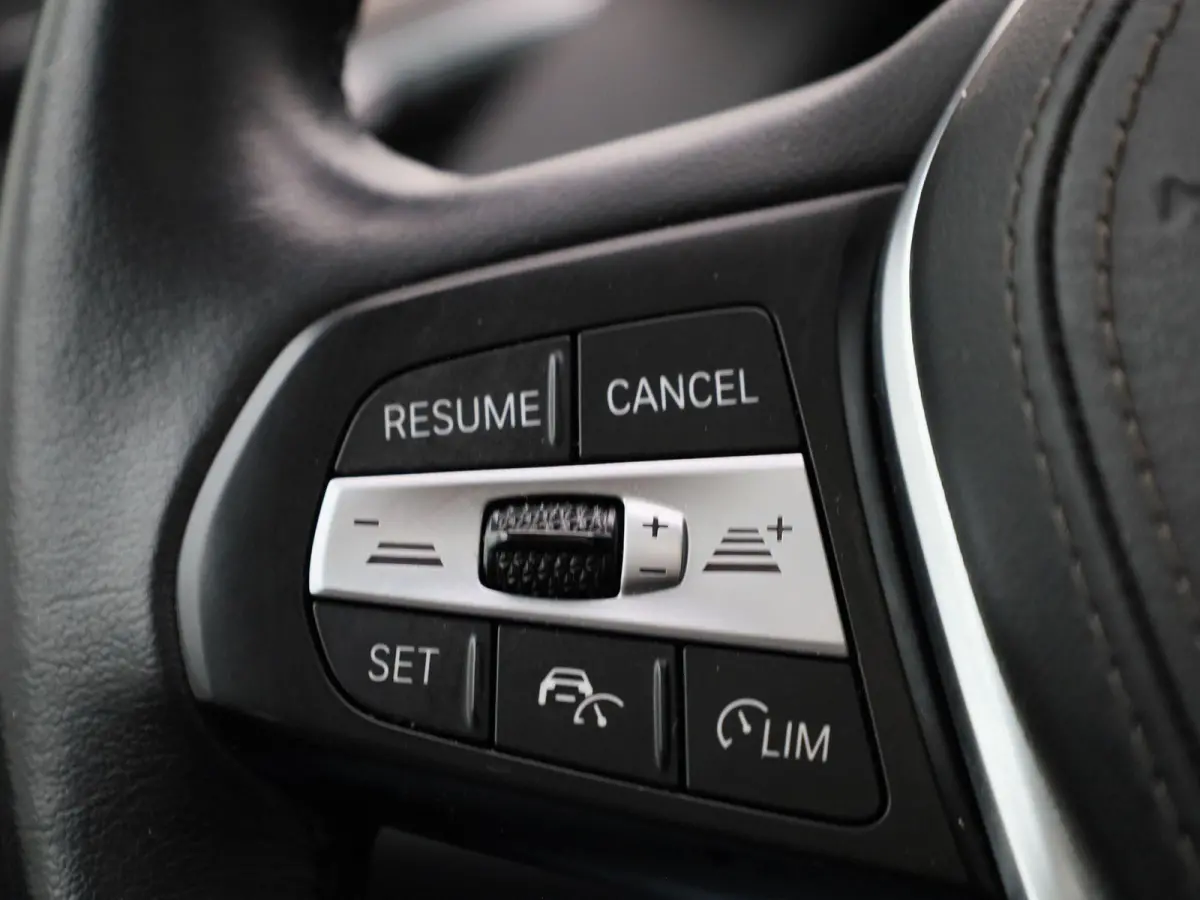 xDrive45e High Executive | PANO-SCHUIFDAK | HEAD-UP | HARMAN-KARDON | LEER | 360 CAMERA | STOELVERWARMING