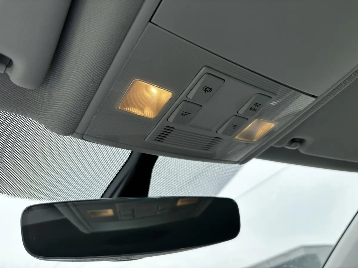 1.0 TSI Connected PDC, TREKHAAK Camera, CRUISE MOOIE AUTO!!!
