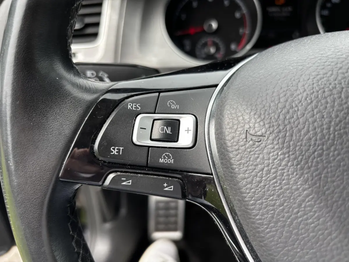 1.0 TSI Connected PDC, TREKHAAK Camera, CRUISE MOOIE AUTO!!!