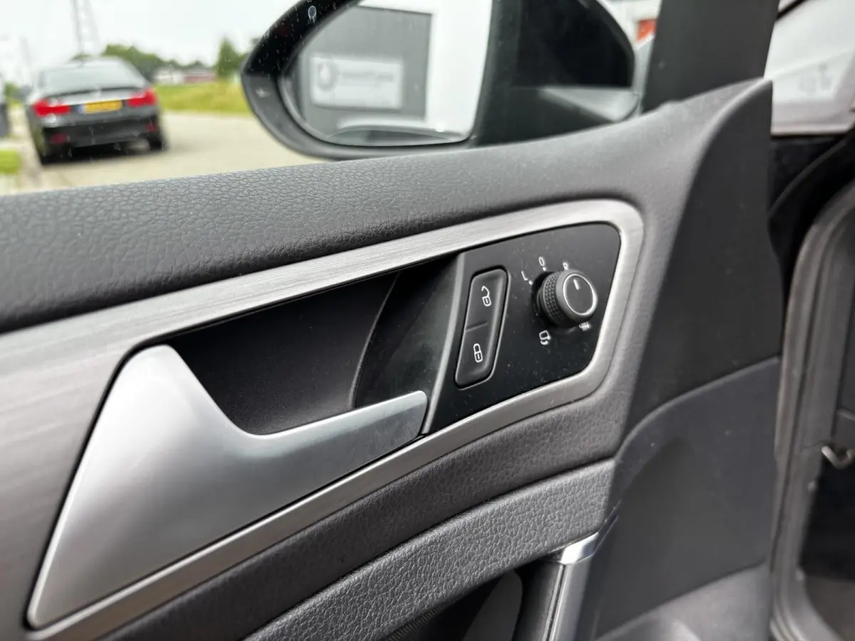1.0 TSI Connected PDC, TREKHAAK Camera, CRUISE MOOIE AUTO!!!