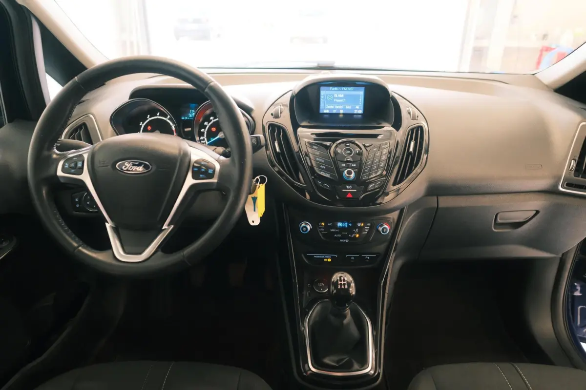 1.0 EcoBoost Titanium NAP NAVI CAMERA