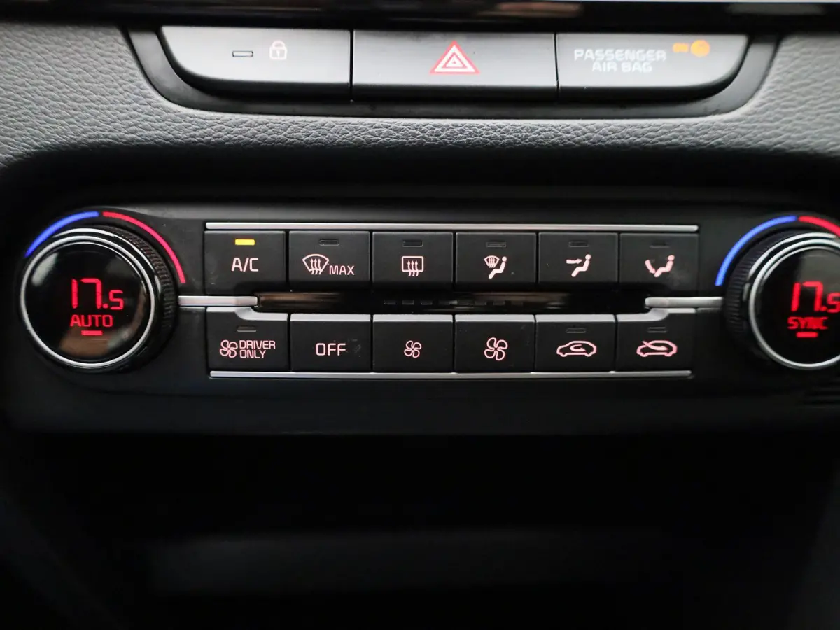 1.6 GDi PHEV DCT Business Line | Apple Carplay / Android Auto | Achteruitrijcamera | Parkeersensoren | Lichtmetalen Velgen |