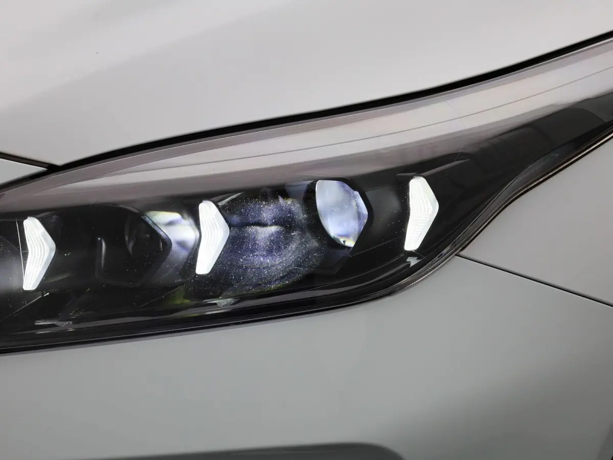 1.6 GDi PHEV DCT Business Line | Apple Carplay / Android Auto | Achteruitrijcamera | Parkeersensoren | Lichtmetalen Velgen |