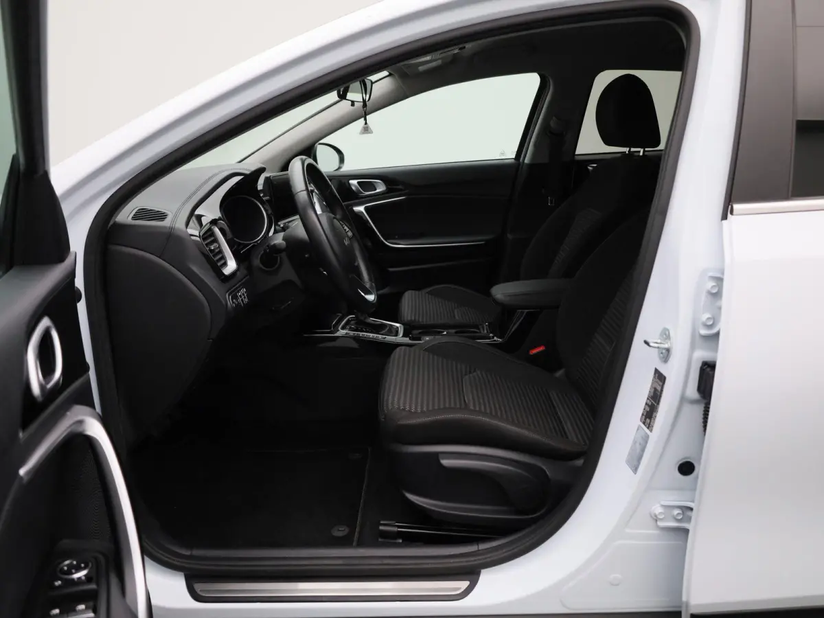 1.6 GDi PHEV DCT Business Line | Apple Carplay / Android Auto | Achteruitrijcamera | Parkeersensoren | Lichtmetalen Velgen |