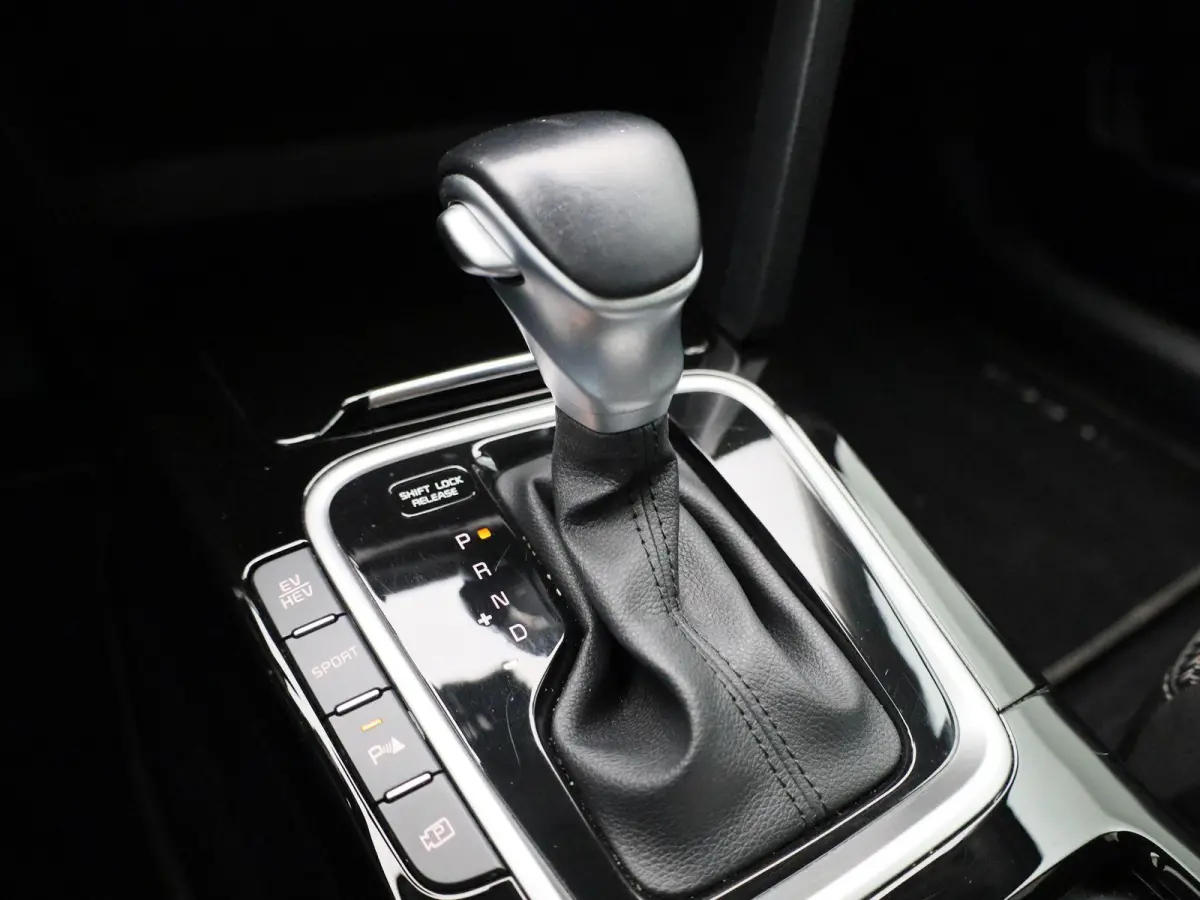 1.6 GDi PHEV DCT Business Line | Apple Carplay / Android Auto | Achteruitrijcamera | Parkeersensoren | Lichtmetalen Velgen |