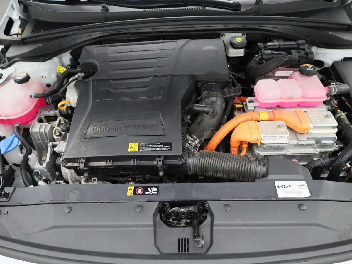 1.6 GDi PHEV DCT Business Line | Apple Carplay / Android Auto | Achteruitrijcamera | Parkeersensoren | Lichtmetalen Velgen |