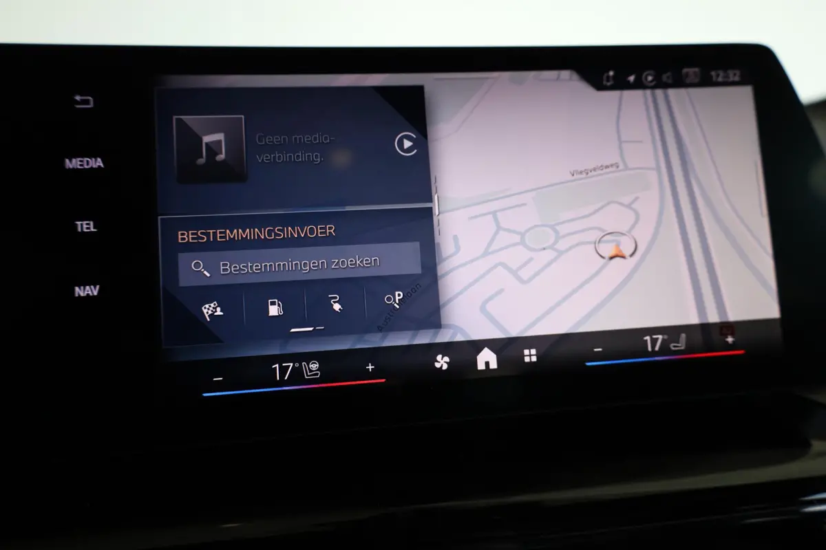 225e xDrive M Sport Pro | Panoramadak | Head Up | Harman Kardon | Driving Assistant Plus | Trekhaak