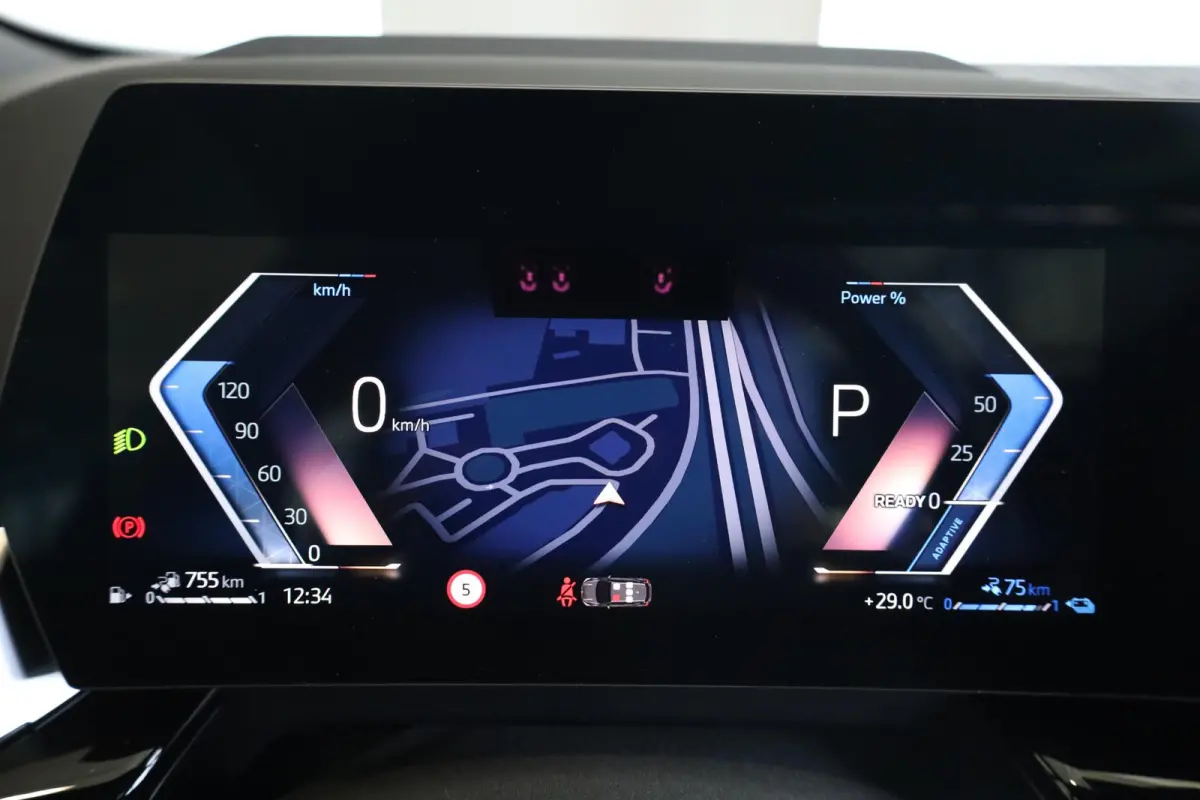 225e xDrive M Sport Pro | Panoramadak | Head Up | Harman Kardon | Driving Assistant Plus | Trekhaak