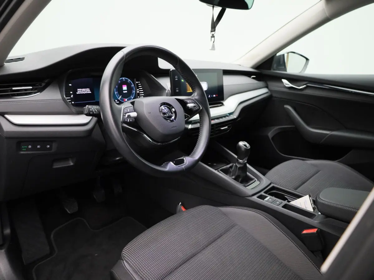 1.0 TSI Business Edition | Apple Carplay / Android Auto | Parkeersensoren | Lichtmetalen Velgen |