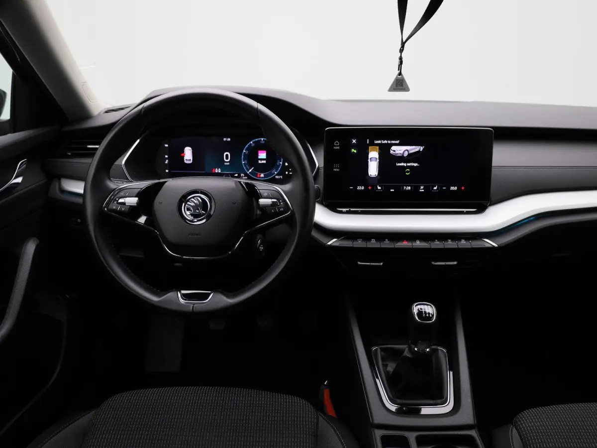 1.0 TSI Business Edition | Apple Carplay / Android Auto | Parkeersensoren | Lichtmetalen Velgen |