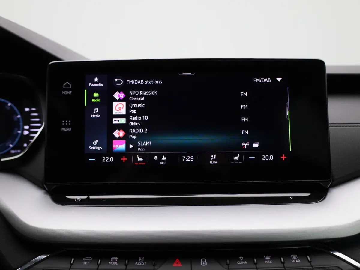 1.0 TSI Business Edition | Apple Carplay / Android Auto | Parkeersensoren | Lichtmetalen Velgen |
