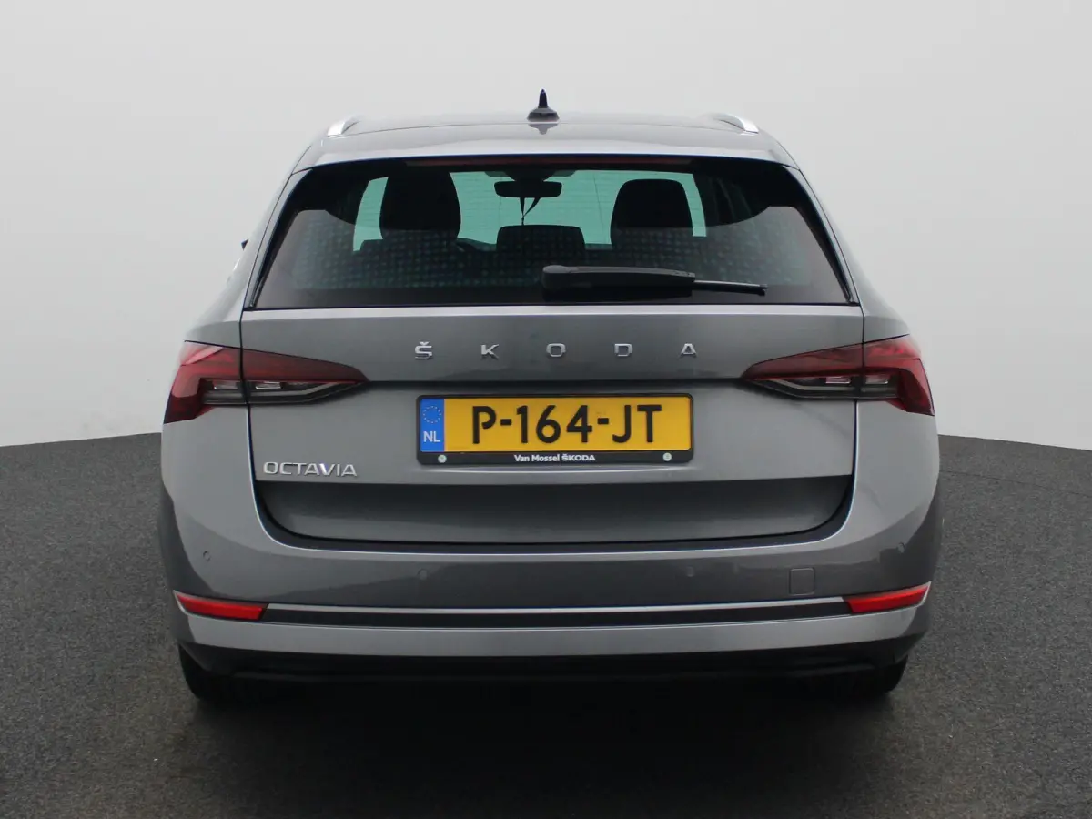 1.0 TSI Business Edition | Apple Carplay / Android Auto | Parkeersensoren | Lichtmetalen Velgen |