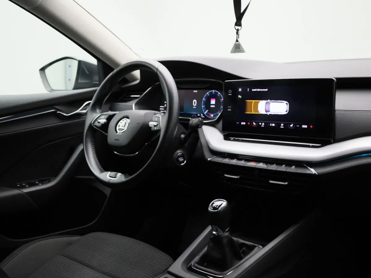 1.0 TSI Business Edition | Apple Carplay / Android Auto | Parkeersensoren | Lichtmetalen Velgen |