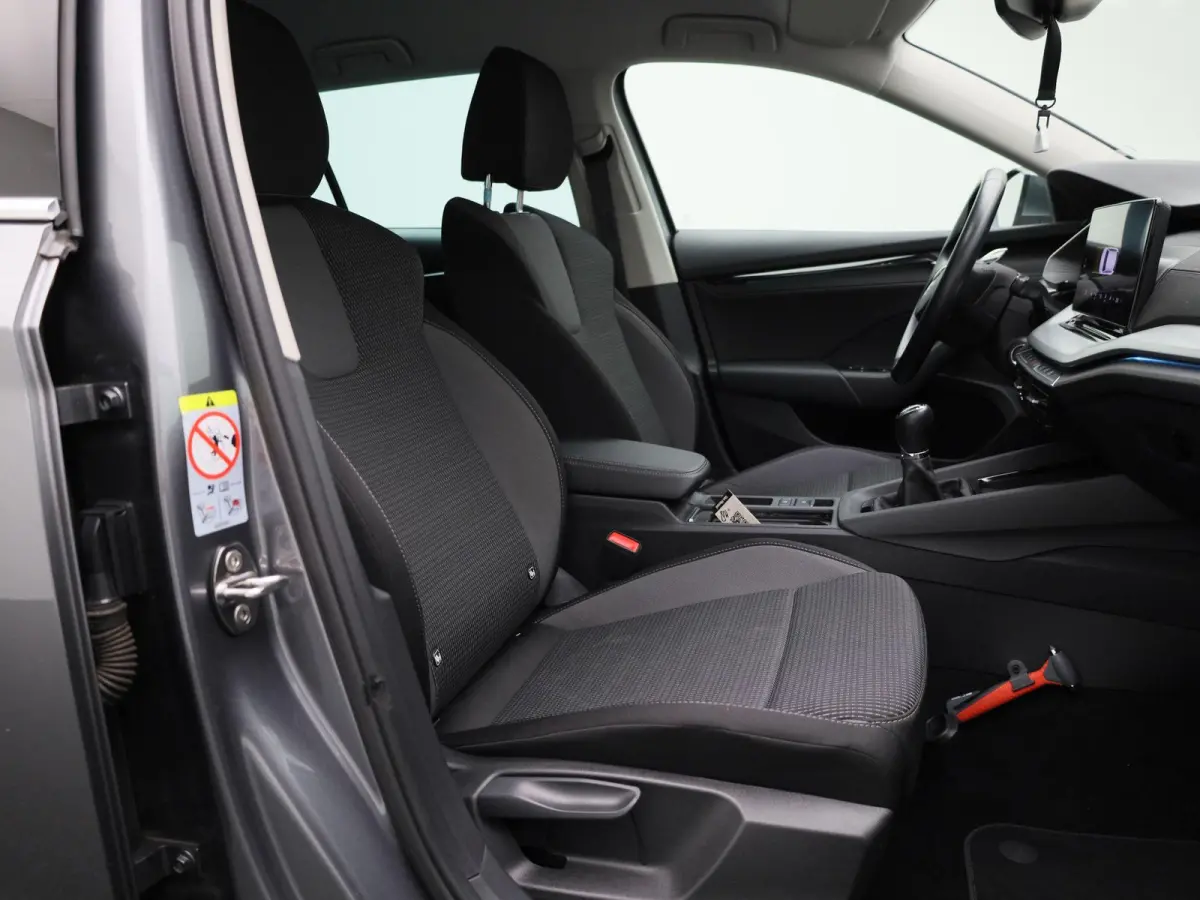 1.0 TSI Business Edition | Apple Carplay / Android Auto | Parkeersensoren | Lichtmetalen Velgen |