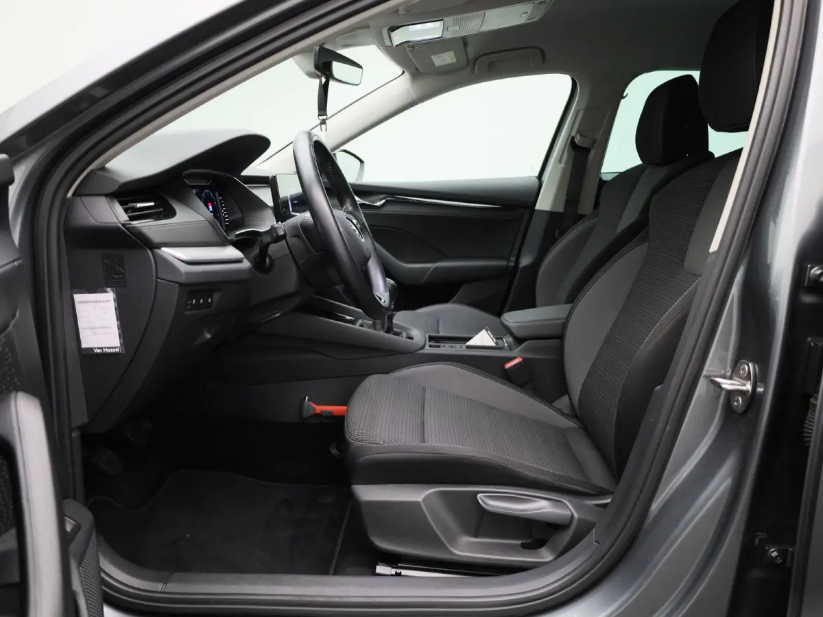 1.0 TSI Business Edition | Apple Carplay / Android Auto | Parkeersensoren | Lichtmetalen Velgen |