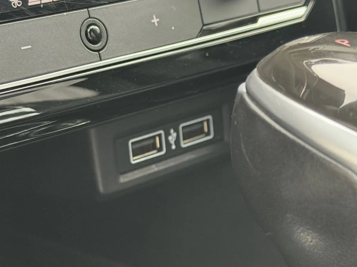 1.0 TSI DSG Automaat 2x R-Line - DeepBlack Pearl - Virtual/Camera/Carplay