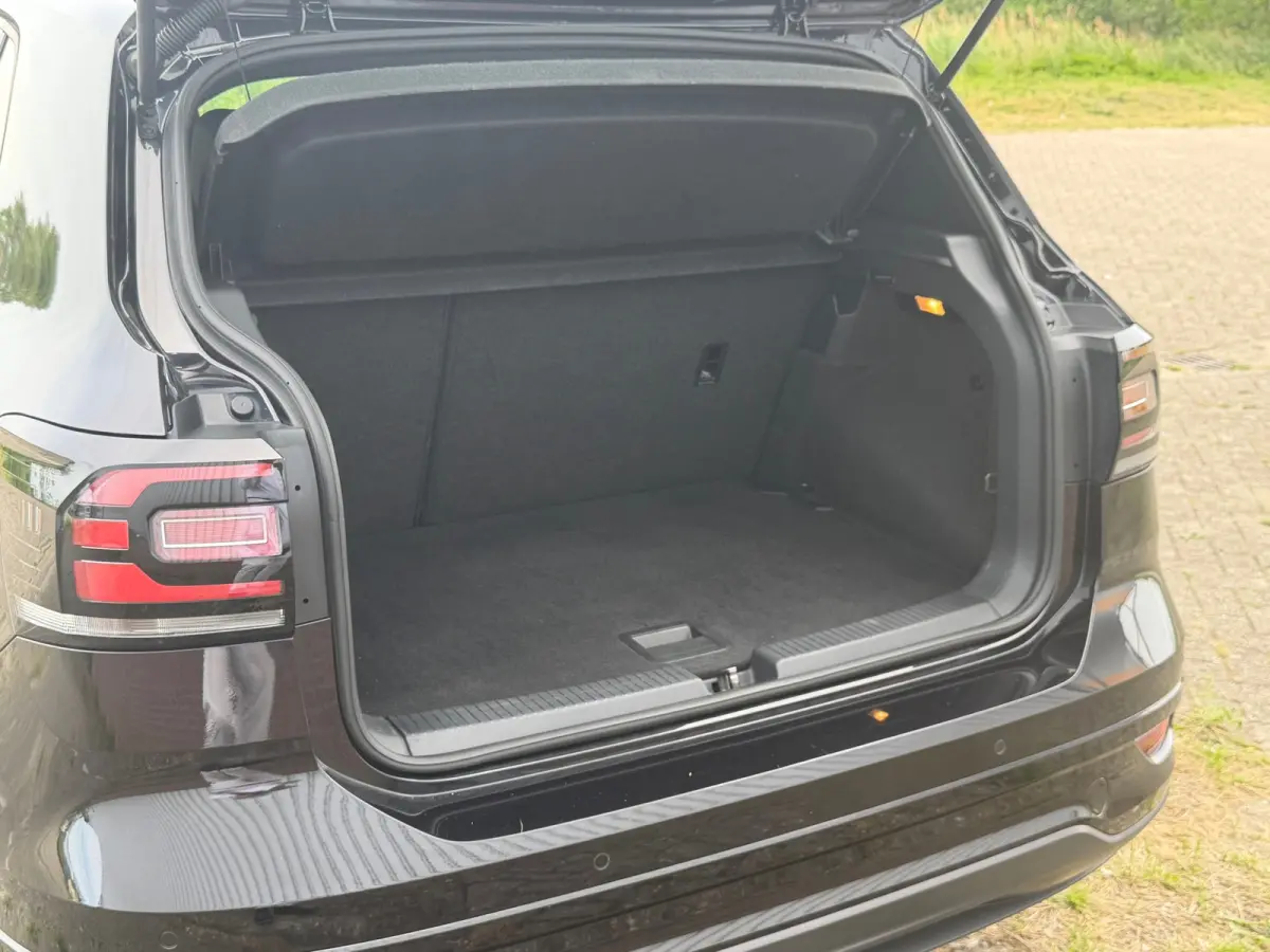 1.0 TSI DSG Automaat 2x R-Line - DeepBlack Pearl - Virtual/Camera/Carplay
