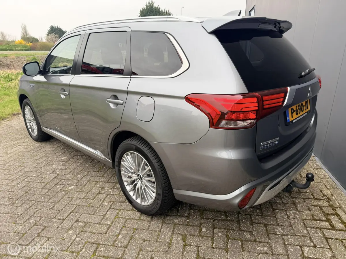2.4 PHEV Pure+ |trekhaak | allseason |