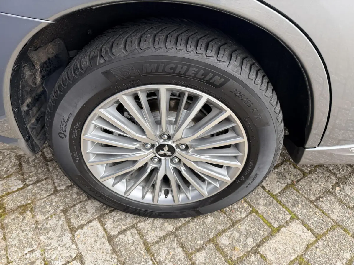2.4 PHEV Pure+ |trekhaak | allseason |