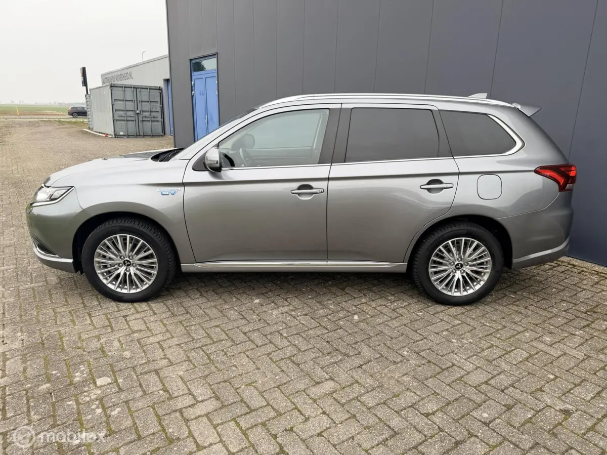 2.4 PHEV Pure+ |trekhaak | allseason |