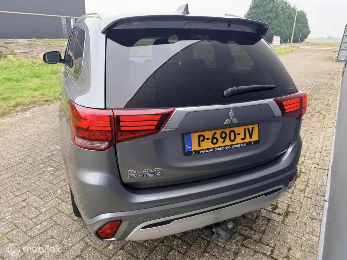 2.4 PHEV Pure+ |trekhaak | allseason |