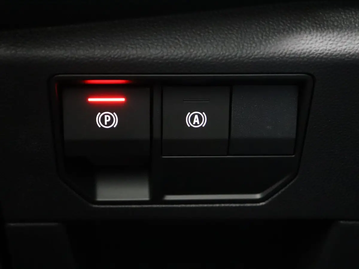E-Tech full hybrid 200 iconic 7p. | Vijf jaar garantie | Harman Kardon | Panoramisch dak | HUD |