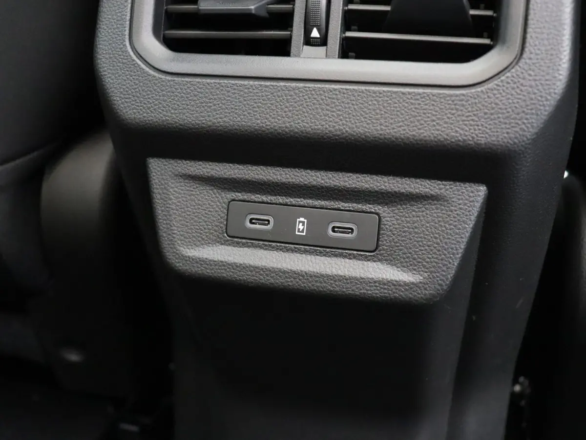 E-Tech full hybrid 200 iconic 7p. | Vijf jaar garantie | Harman Kardon | Panoramisch dak | HUD |