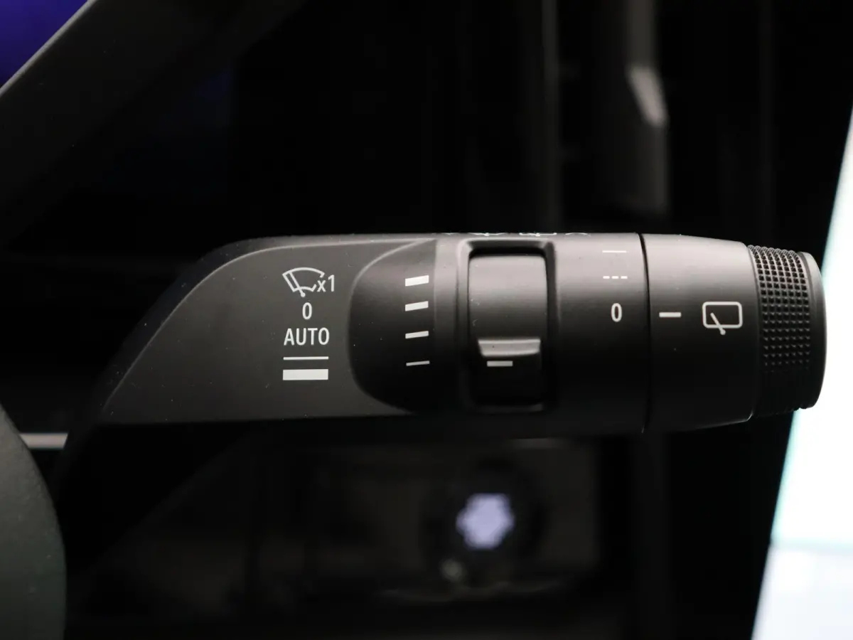 E-Tech full hybrid 200 iconic 7p. | Vijf jaar garantie | Harman Kardon | Panoramisch dak | HUD |