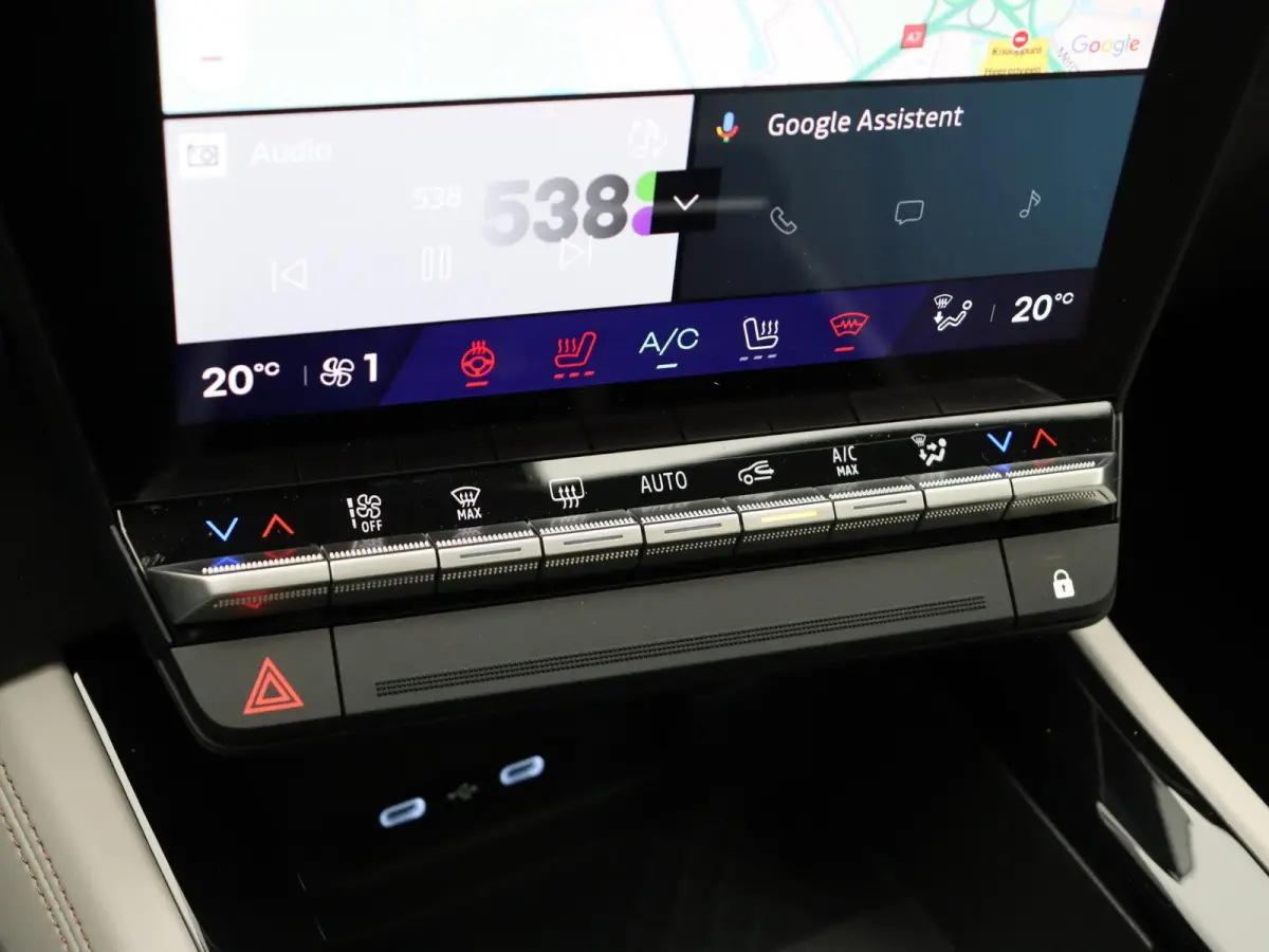 E-Tech full hybrid 200 iconic 7p. | Vijf jaar garantie | Harman Kardon | Panoramisch dak | HUD |