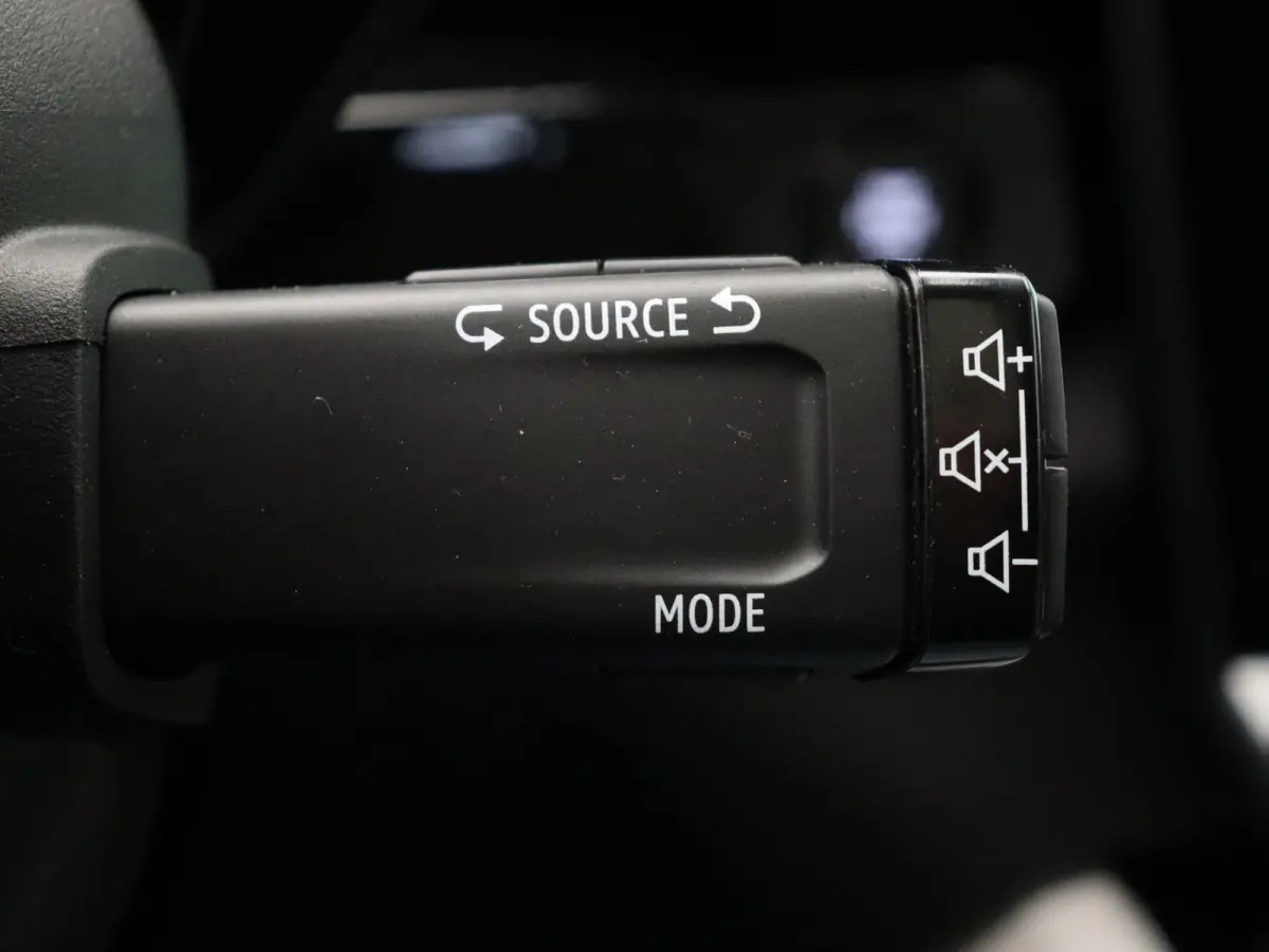 E-Tech full hybrid 200 iconic 7p. | Vijf jaar garantie | Harman Kardon | Panoramisch dak | HUD |