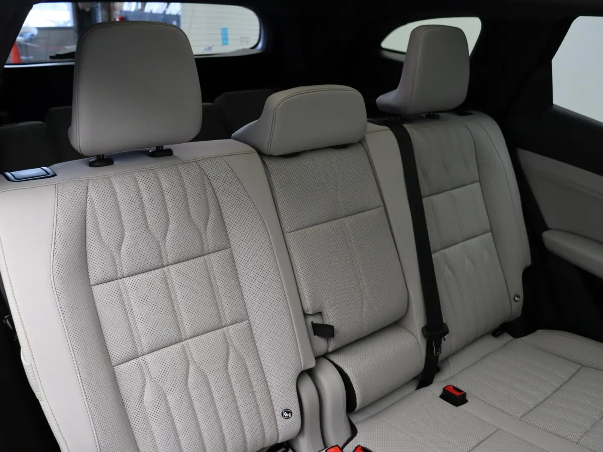 E-Tech full hybrid 200 iconic 7p. | Vijf jaar garantie | Harman Kardon | Panoramisch dak | HUD |