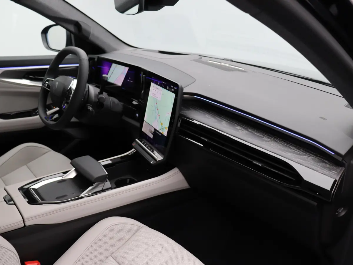 E-Tech full hybrid 200 iconic 7p. | Vijf jaar garantie | Harman Kardon | Panoramisch dak | HUD |