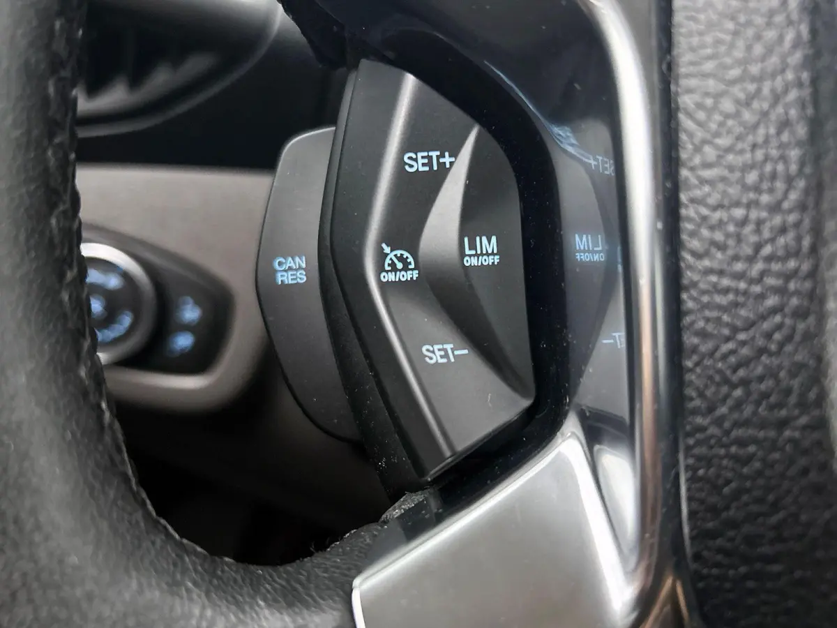1.5 EcoBlue L2 Trend Navigatie Airco Parkeersensoren achter Cruise Control 3Zits Camera DAB+