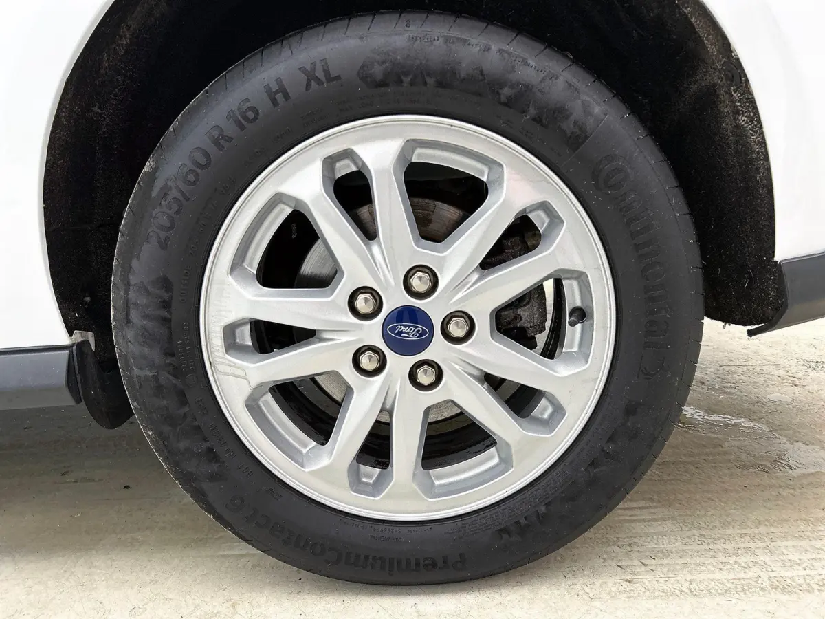 1.5 EcoBlue L2 Trend Navigatie Airco Parkeersensoren achter Cruise Control 3Zits Camera DAB+