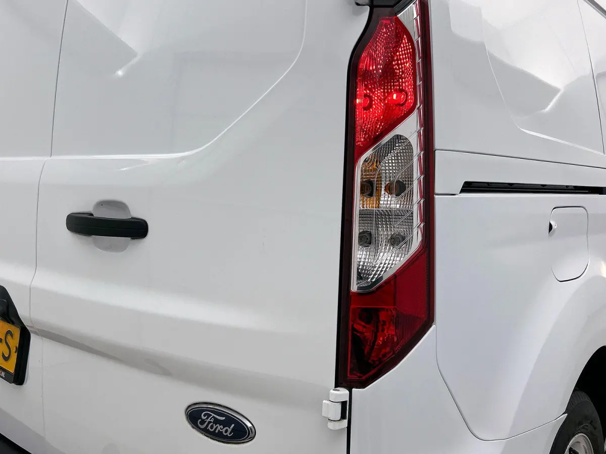 1.5 EcoBlue L2 Trend Navigatie Airco Parkeersensoren achter Cruise Control 3Zits Camera DAB+