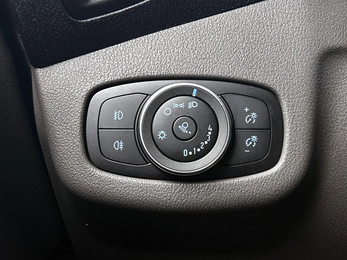 1.5 EcoBlue L2 Trend Navigatie Airco Parkeersensoren achter Cruise Control 3Zits Camera DAB+